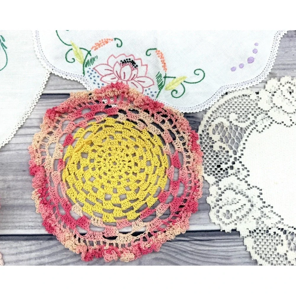 LOT OF 7 VINTAGE EMBROIDERED / CROCHET / LACE DOILIES - CROCHET BASKET